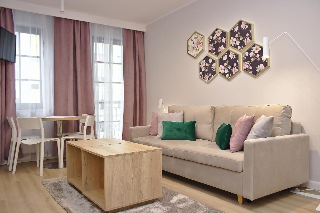 Apartment - Kwartal Rozy Wiatrow Ii *