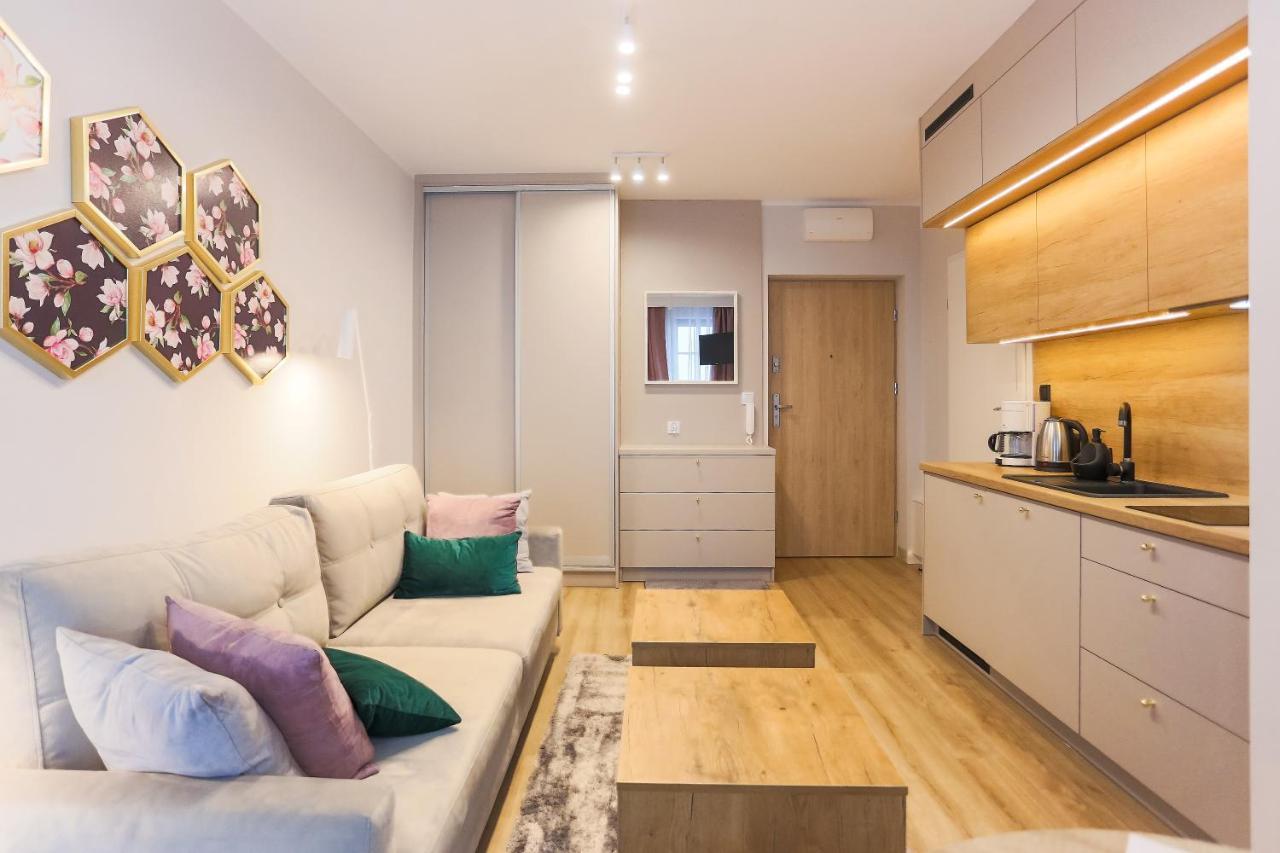 Apartment - Kwartal Rozy Wiatrow Ii *